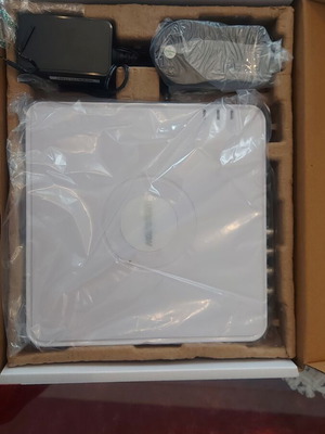 Hikvision DS-7108HGHI digital video recorder 8 cameras new