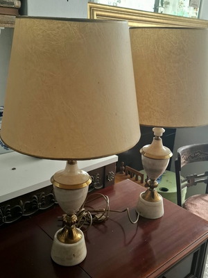 Vintage table lamps pair made of natural Onyx and brass used