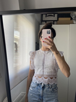 Lace blouse like new, one size, white