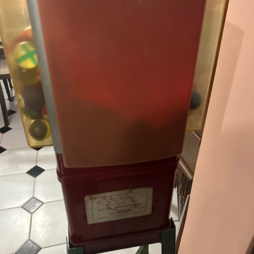 Machine with coin slot with bouncy balls used, old 70s-80s