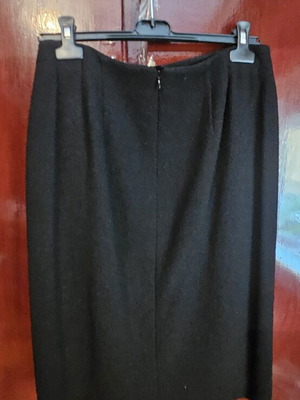 Escada black skirt size L 40 12