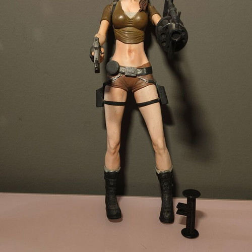Lara Croft Tomb Raider 1/6 Scale 30cm Figure like new