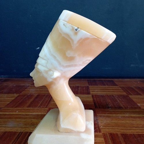 Decorative portatif with Nefertiti face used, Egyptian marble