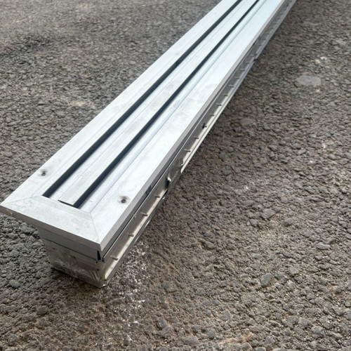 Aluminum Linear Air Conditioning Vents like new, 40m total