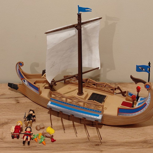 Playmobil ship used, good condition with minor missing parts