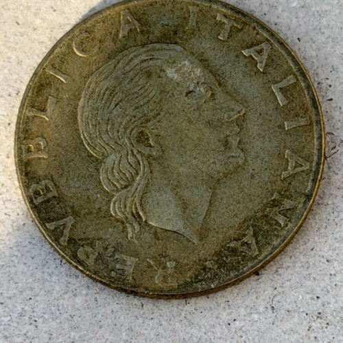 200 Lire coin from Italian Republic 1980