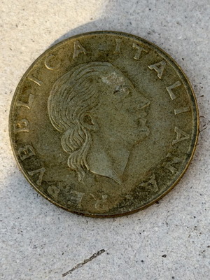 200 Lire coin from Italian Republic 1980