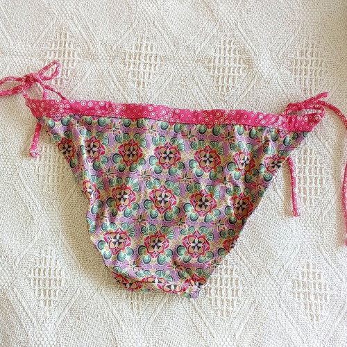 Victoria's Secret μαγιό string bikini bottom Large εμπριμέ ροζ και μπεζ καινούργιο