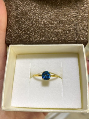 Gold solitaire ring 14 karat with genuine topaz, size 57