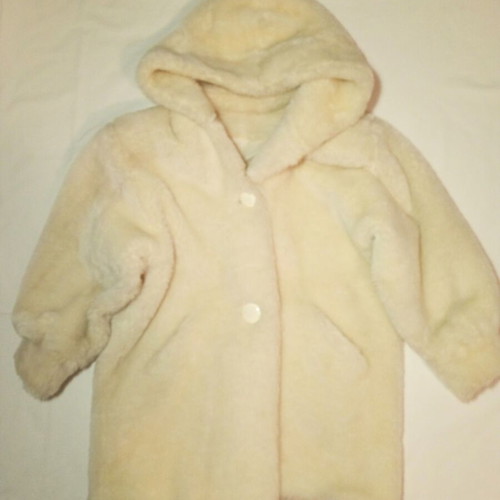 Coat made of synthetic fur with a hood white medium/large 3/4 sleeve