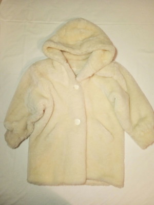 Coat made of synthetic fur with a hood white medium/large 3/4 sleeve