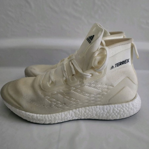 Adidas Terrex Free Hiker "Made To Be Remade" size 43 like new, white beige