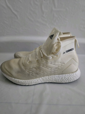 Adidas Terrex Free Hiker "Made To Be Remade" size 43 like new, white beige