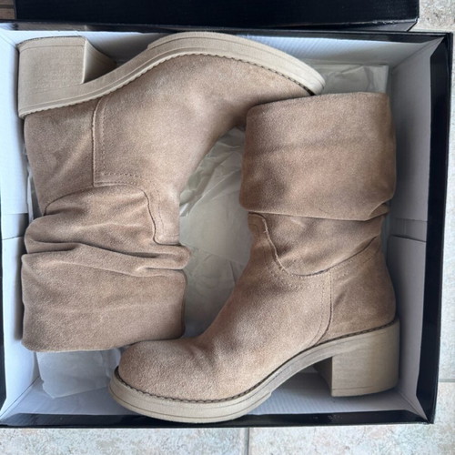 Carad beige boots like new, size 37