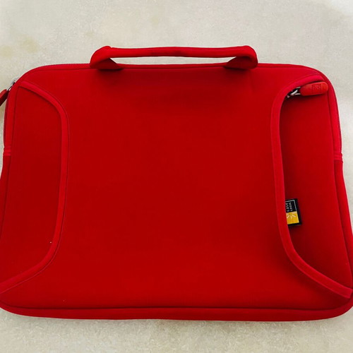 Case Logic tablet netbook laptop case like new, red, 10-11"