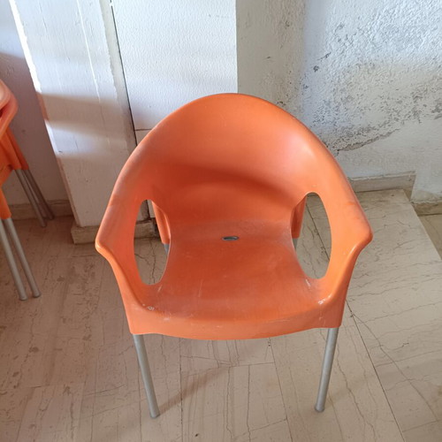 Plastic garden chairs set of 4 like new