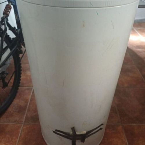 Vertical water heater 80 liters like new, dimensions 85×40 cm