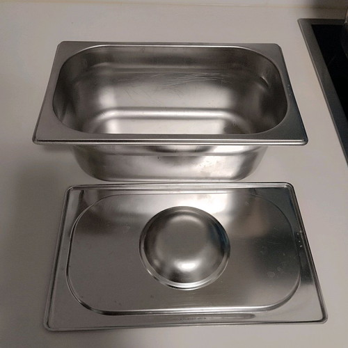 Ice cream container like new, serving dish 27x16x10