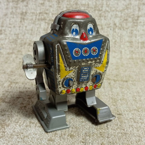 Robot Mini wind-up metal vintage toy used, working order