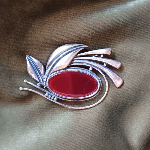Vintage Art Nouveau Brooch Silver 925 with Carnelian Stone like new