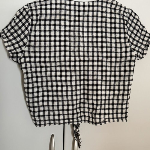 Stradivarius crop shirt black and white size S like new