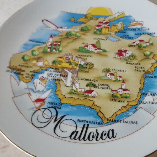 Decorative collector plate Mallorca new, porcelain with gold rim