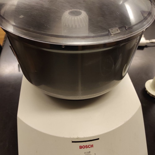 Κουζινομηχανή Bosch Concept 7200 Electronic MUM μεταχειρισμένη με Inox κάδο και εξαρτήματα