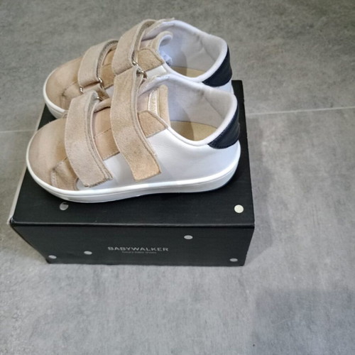Baby Walker baby shoes size 22 like new