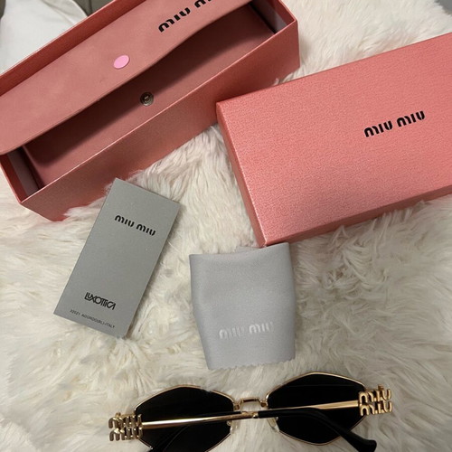 Sunglasses new, black and yellow