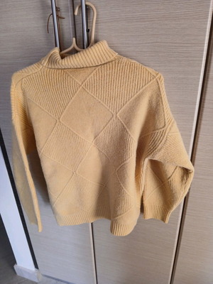Pullover yellow like new, size S