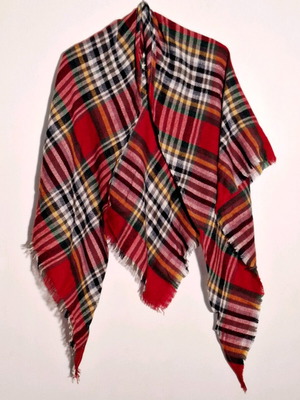 Checked scarf like new, red multicolor