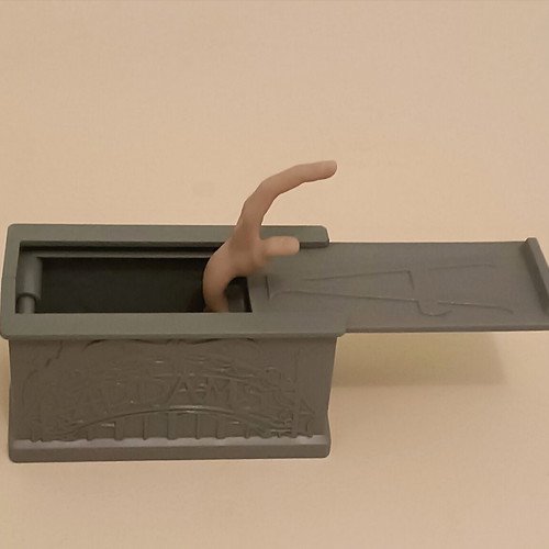 Burger King The Addams Family Thing Figure new 9x6 cm
