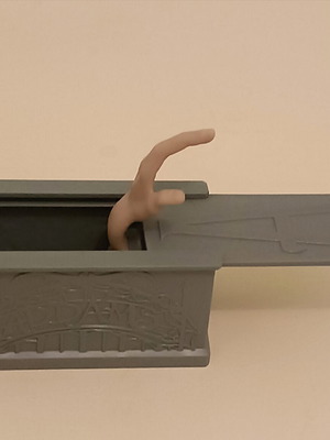 Burger King The Addams Family Thing Figure new 9x6 cm