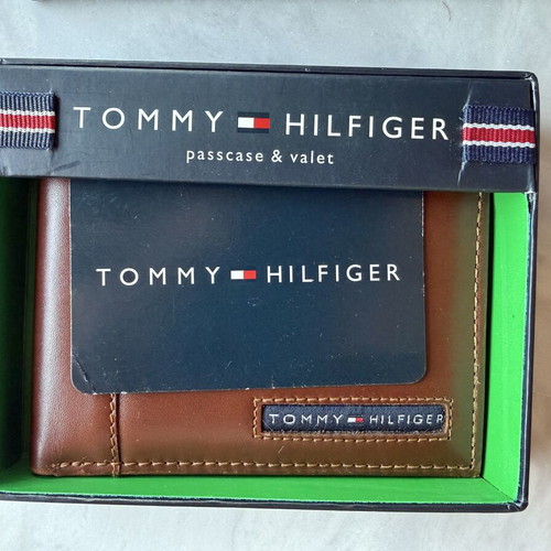 Tommy Hilfiger men's leather wallet, brown
