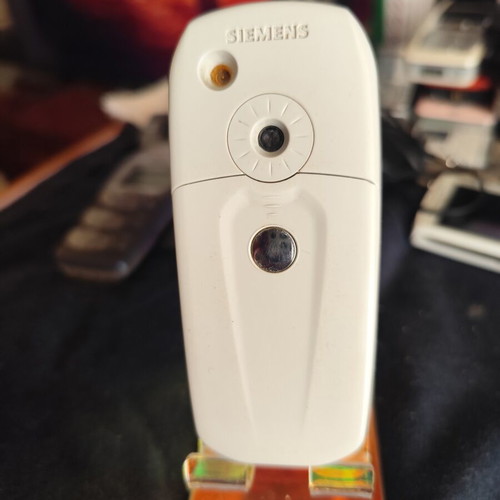 Siemens C65 mobile phone used, some keys not working, no charger