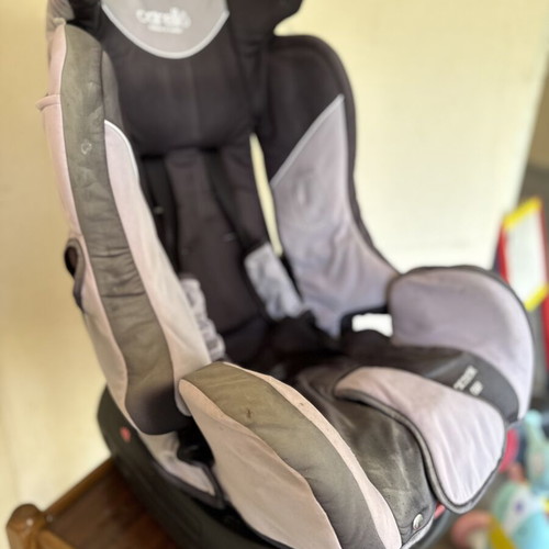 Carello Cocoon car seat used, comfortable and safe for children