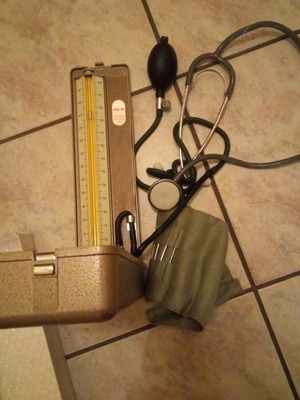 Аналогов живачен апарат за кръвно като нов