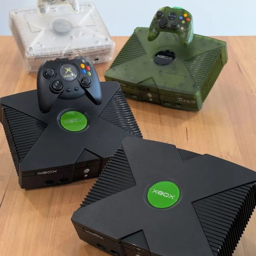 Original Xbox stand with controller made to order