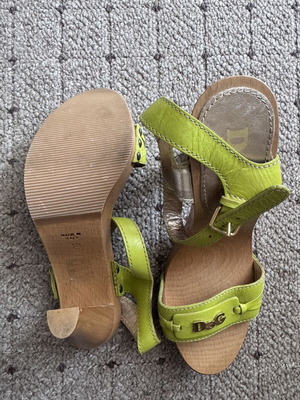 Πέδιλα Dolce & Gabbana νούμερο 38 σαν καινούργια, πράσινα