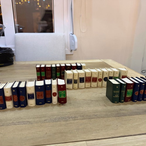 Deagostini small library used, pack of 40 volumes