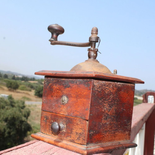 French coffee grinder 1900 used, kitchen item