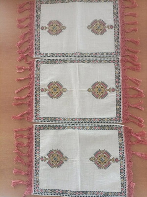 Embroidered table runners with macrame, pack of three, new