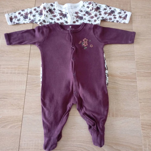 Baby cotton bodysuits like new, 2 pieces 1-3 months