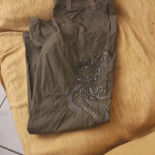 Women's summer pants embroidered with beads on one thigh new green size 14