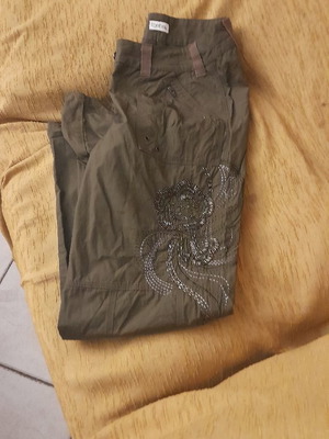 Women's summer pants embroidered with beads on one thigh new green size 14