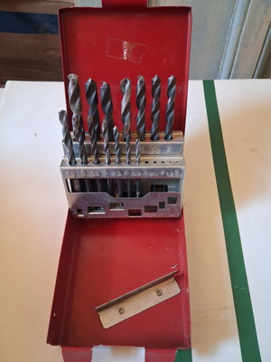 HSS metal drill bit set used, 1–8 mm with metal case
