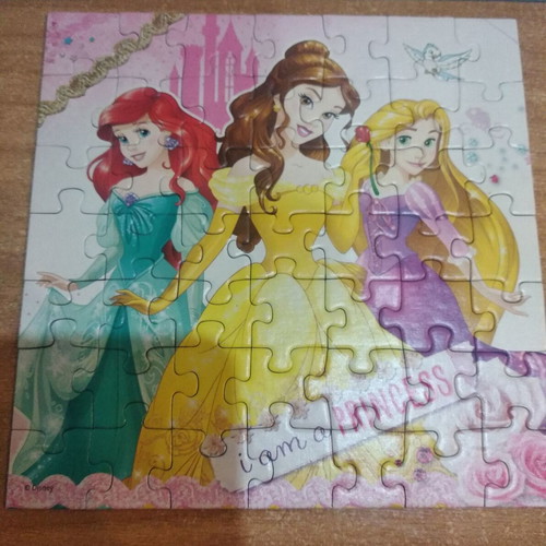 Disney Princess puzzle set of 3 pieces like new