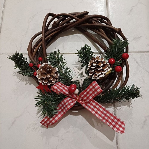 Christmas wreath used with star, pine cones and mistletoe 25cm
