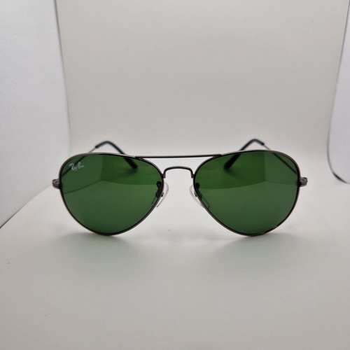 Ray-Ban Aviator Large Metal RB3025 sunglasses like new, green crystal lenses
