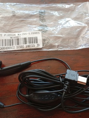 Earbuds like new